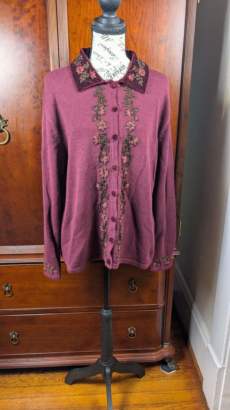 Tiara International Vintage 99 Beaded Embroidered Velvet Collar Cardigan Sweater